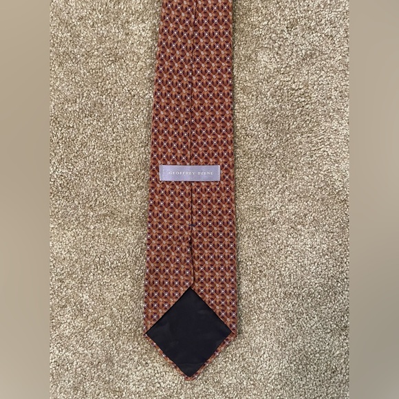 Geoffrey Beene Tie - Picture 2 of 3